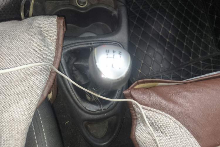 Used JAC Group Yueyue 2012 1.0L Luxury Model Gear Lever