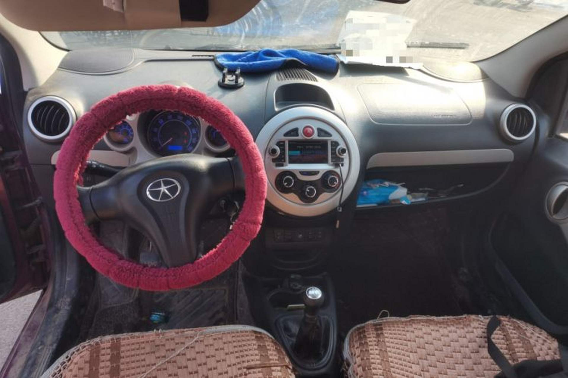 Used JAC Group Yueyue 2012 CROSS 1.0L Luxury Model Center Console