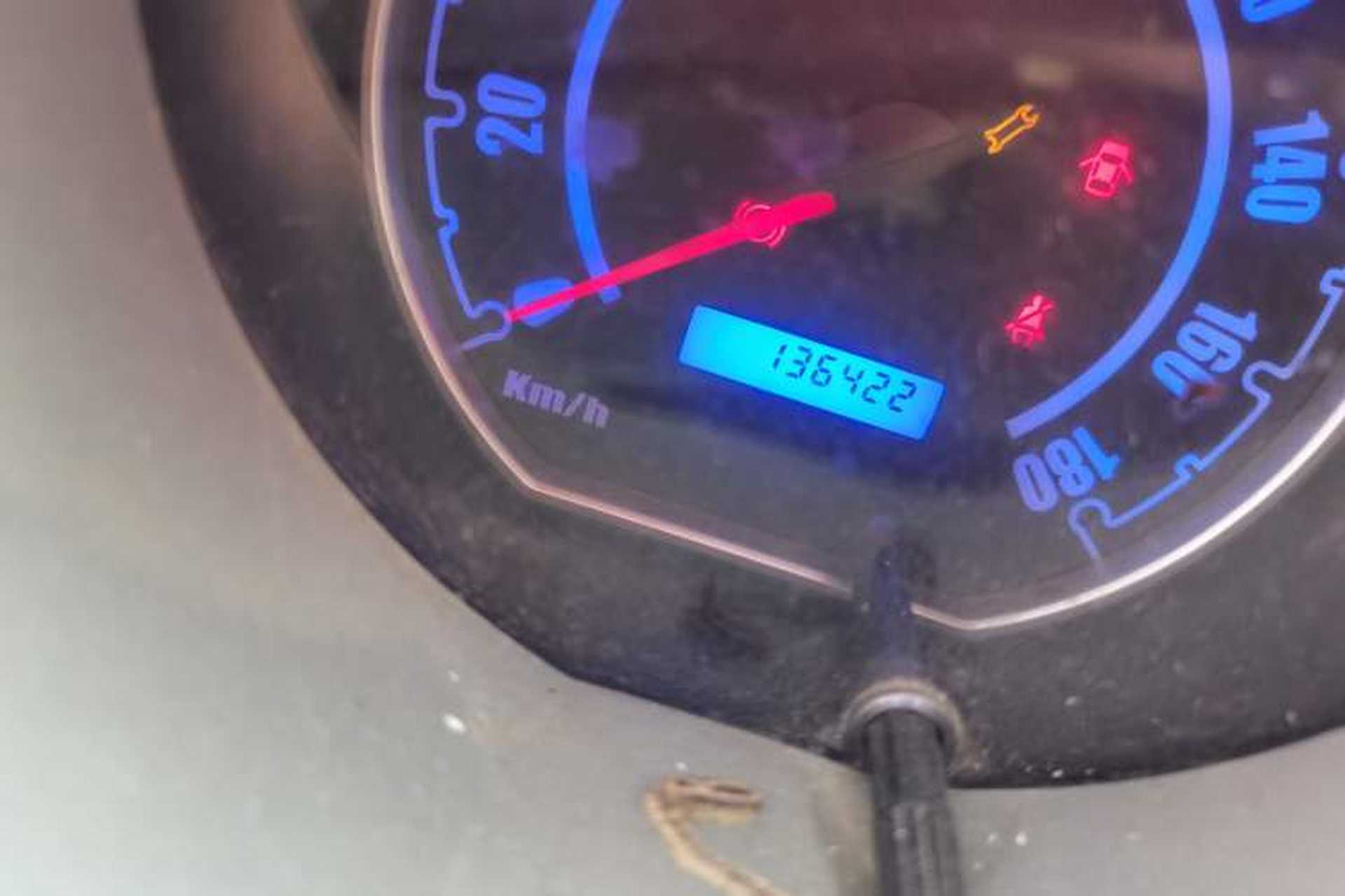 Used JAC Group Yueyue 2012 CROSS 1.0L Luxury Model Odometer Close Up