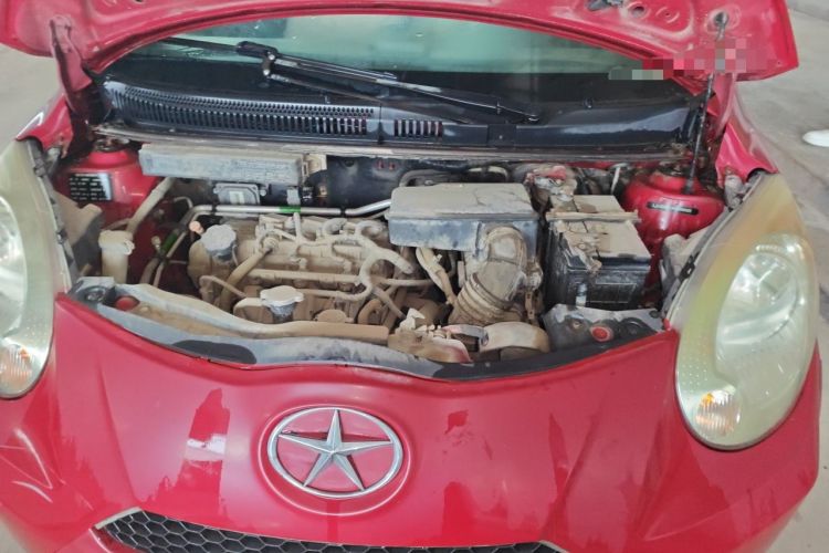Used JAC Group Yueyue 2012 CROSS 1.0L Comfort Model Engine Bay