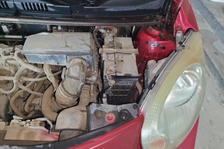 Used JAC Group Yueyue 2012 CROSS 1.0L Comfort Model Engine Bay Left