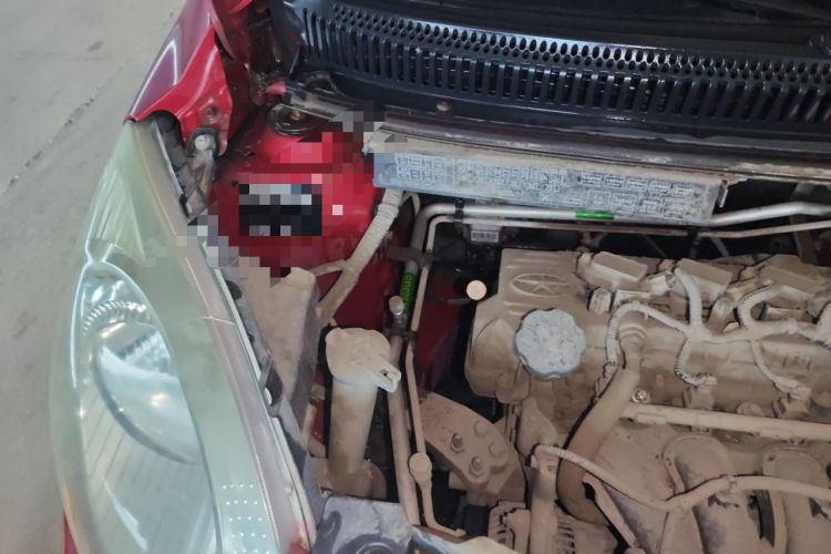 Used JAC Group Yueyue 2012 CROSS 1.0L Comfort Model Engine Bay Right