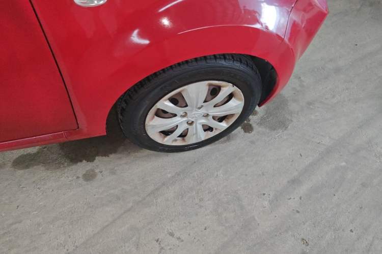Used JAC Group Yueyue 2012 CROSS 1.0L Comfort Model Right Front Wheel Hub