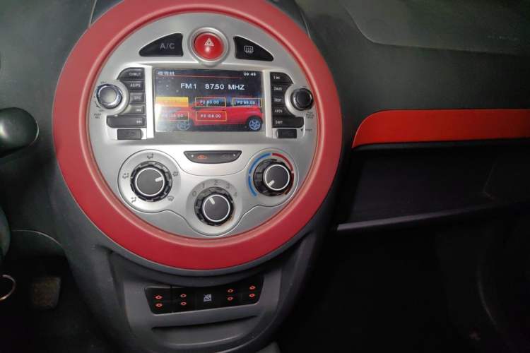 Used JAC Group Yueyue 2012 1.0L Luxury Model Audio And AC Panel