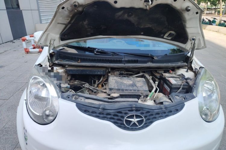 Used JAC Group Yueyue 2012 1.0L Comfort Version Engine Bay