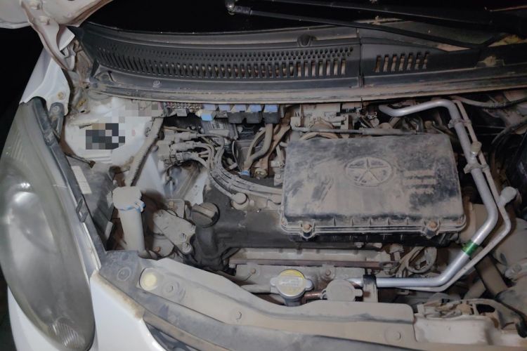 Used JAC Group Yueyue 2012 1.0L Luxury Model Engine Bay Right