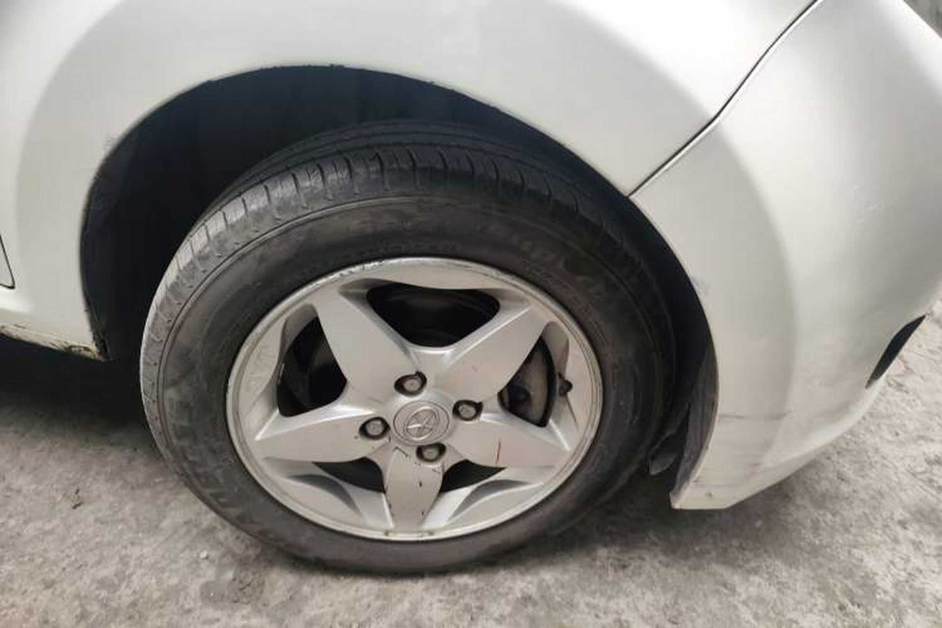 Used JAC Group Yueyue 2012 CROSS 1.0L Luxury Model Right Front Wheel Hub
