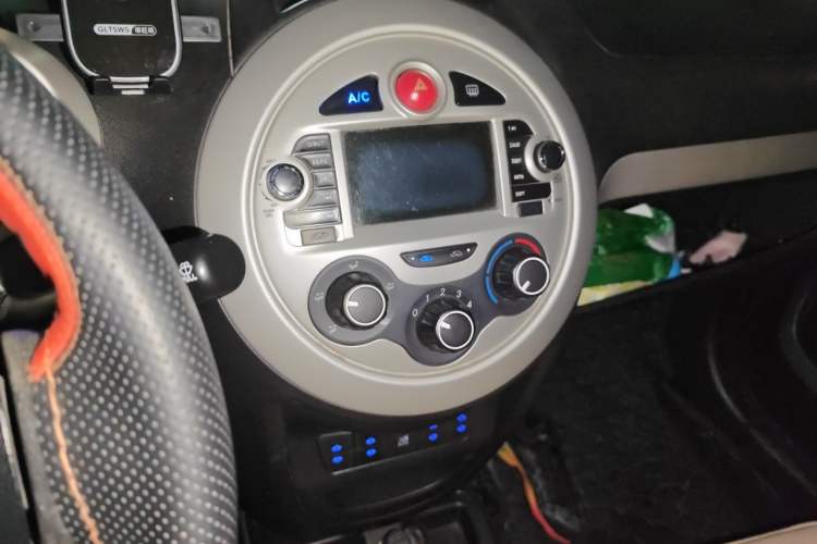 Used JAC Group Yueyue 2012 CROSS 1.0L Luxury Model Audio And AC Panel