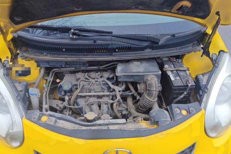 Used JAC Group Yueyue 2012 1.0L Luxury Model Engine Bay