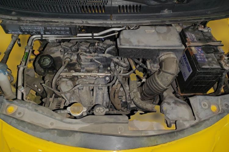 Used JAC Group Yueyue 2012 CROSS 1.0L Luxury Model Engine Bay