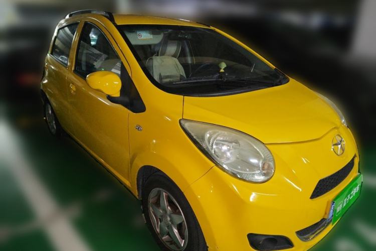 Used JAC Group Yueyue 2012 CROSS 1.0L Luxury Model Front Right 45 Deg