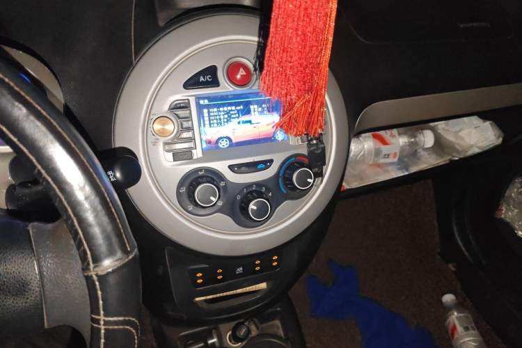 Used JAC Group Yueyue 2014 J2 1.0L Luxury Model Audio And AC Panel