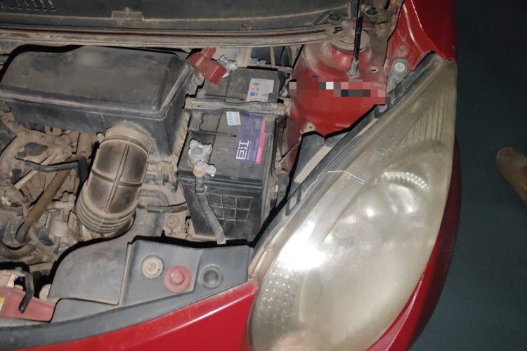 Used JAC Group Yueyue 2014 J2 1.0L Luxury Model Engine Bay Left