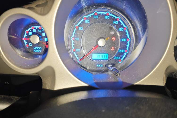 Used JAC Group Yueyue 2014 J2 1.0L Luxury Model Odometer Close Up