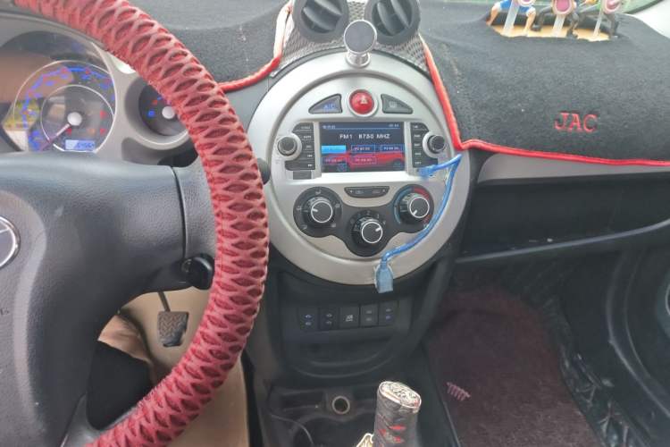 Used JAC Group Yueyue 2014 J2 1.0L Luxury Model Audio And AC Panel