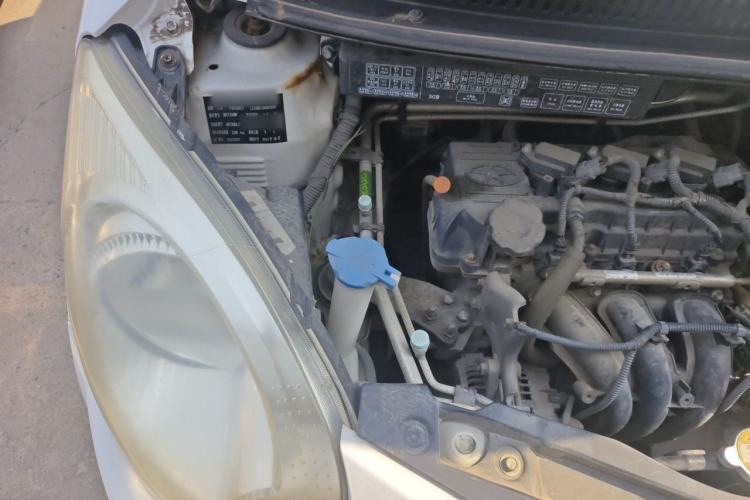 Used JAC Group Yueyue 2014 J2 1.0L Luxury Model Engine Bay Right