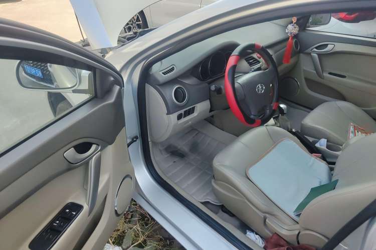 Used JAC Heyue 2012 1.5L Manual Luxury Version Driver Seat
