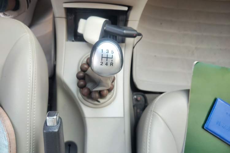Used JAC Heyue 2012 1.5L Manual Luxury Version Gear Lever