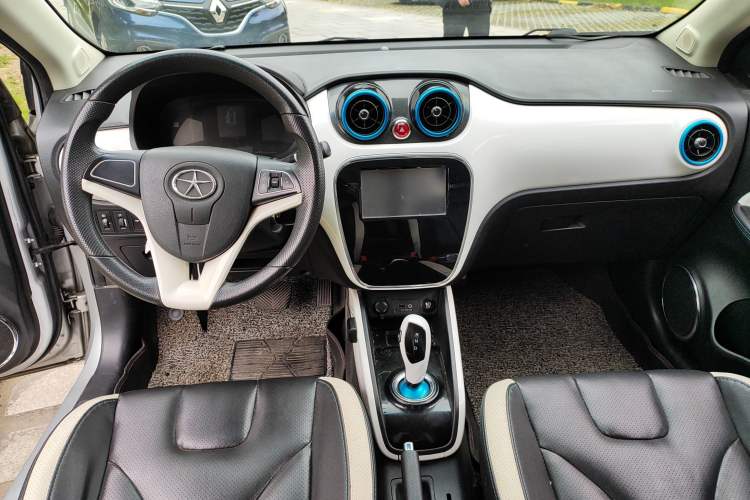 Used JAC iEV 2015 iEV5 Center Console