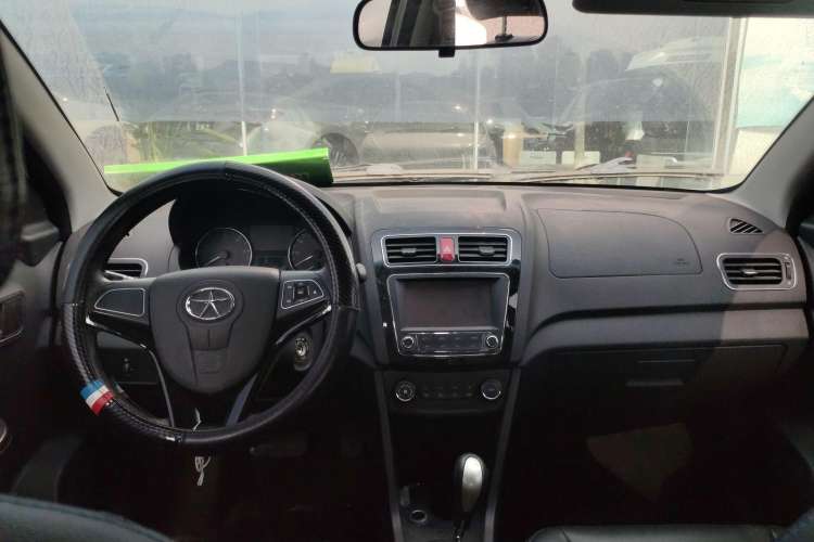 Used JAC iEV 2015 iEV4 Luxury Smart Model Center Console