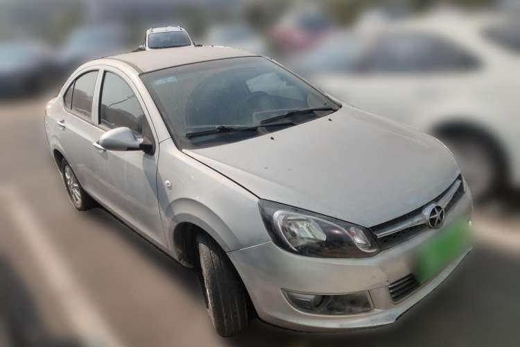 Used JAC iEV 2015 iEV4 Luxury Smart Model Front Right 45 Deg
