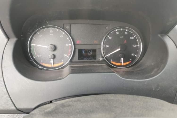 Used JAC iEV 2015 iEV4 Luxury Smart Model Odometer Close Up