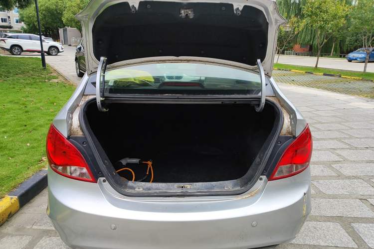 Used JAC iEV 2015 iEV5 Trunk