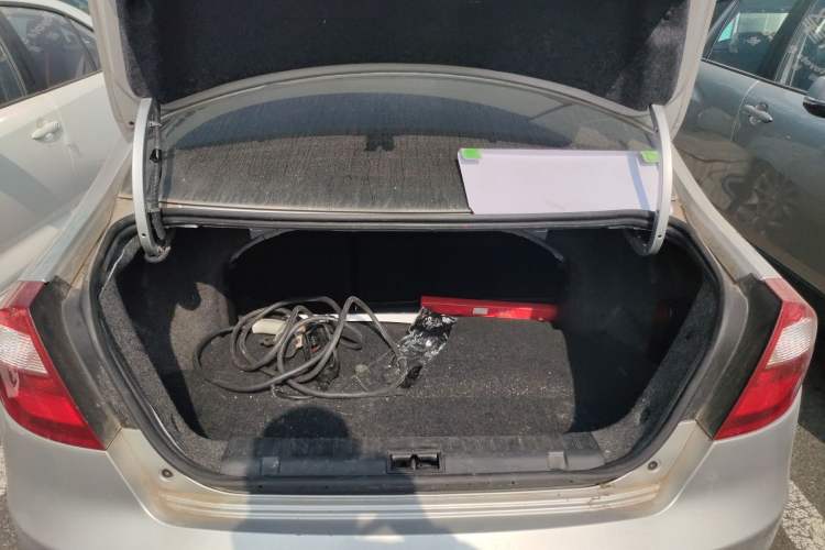 Used JAC iEV 2015 iEV4 Luxury Smart Model Trunk