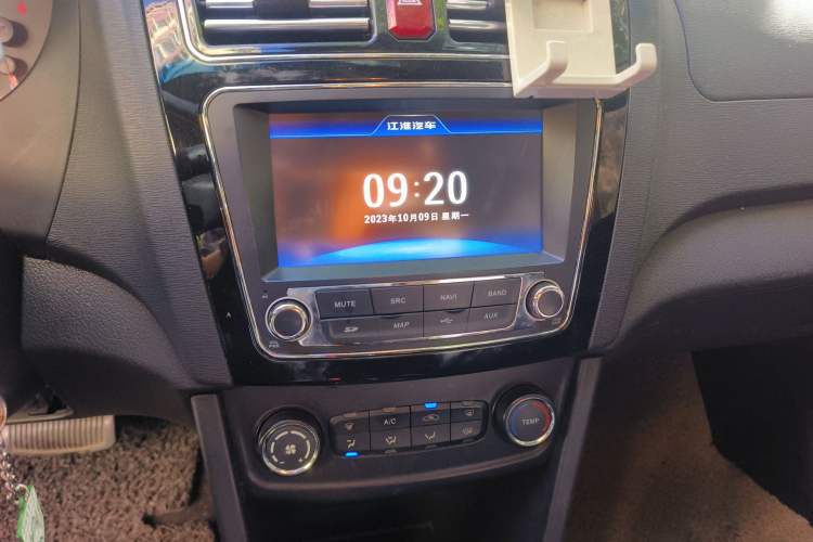 Used JAC iEV 2015 iEV4 Luxury Smart Model Audio And AC Panel
