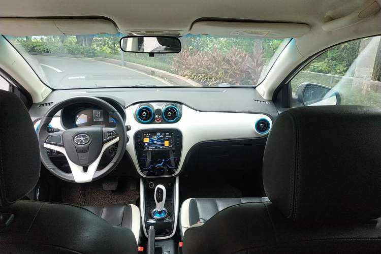 Used JAC iEV 2015 iEV5 Center Console