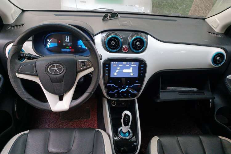 Used JAC iEV 2015 iEV5 Center Console