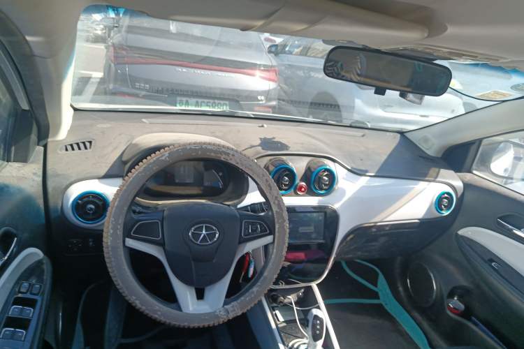 Used JAC iEV 2015 iEV5 Center Console