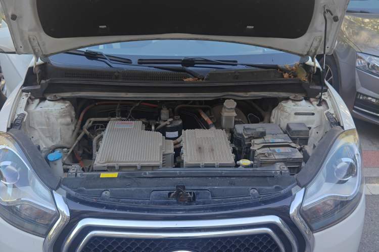 Used JAC iEV 2015 iEV5 Engine Bay