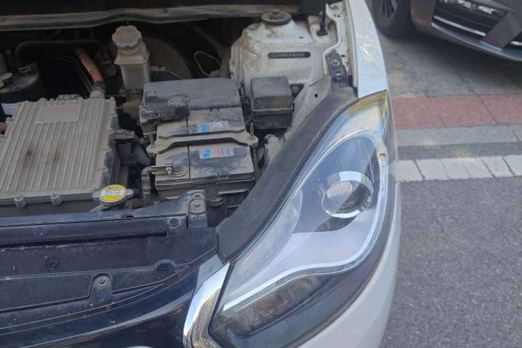 Used JAC iEV 2015 iEV5 Engine Bay Left