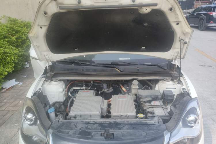 Used JAC iEV 2015 iEV5 Engine Bay