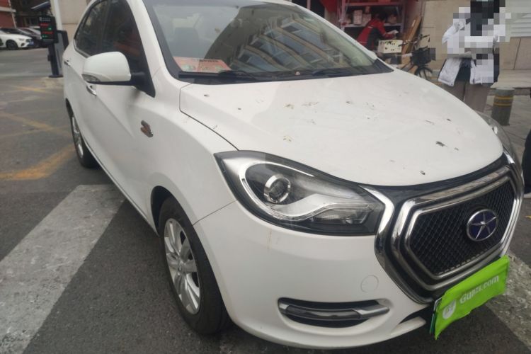 Used JAC iEV 2015 iEV5 Front Right 45 Deg