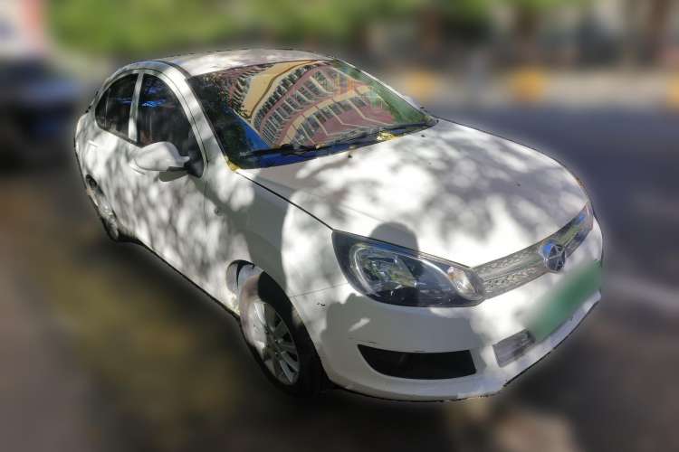 Used JAC iEV 2015 iEV4 Luxury Smart Model Front Right 45 Deg