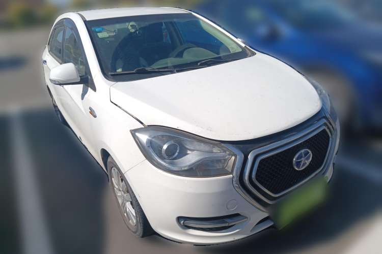Used JAC iEV 2015 iEV5 Front Right 45 Deg