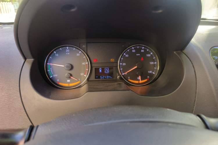 Used JAC iEV 2015 iEV4 Luxury Smart Model Odometer Close Up