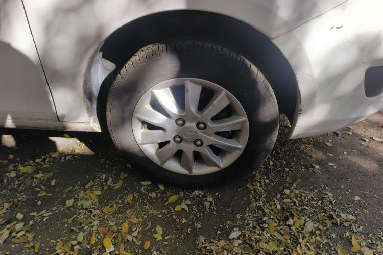 Used JAC iEV 2015 iEV4 Luxury Smart Model Right Front Wheel Hub