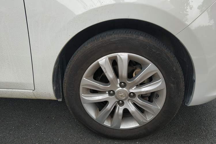 Used JAC iEV 2015 iEV5 Right Front Wheel Hub