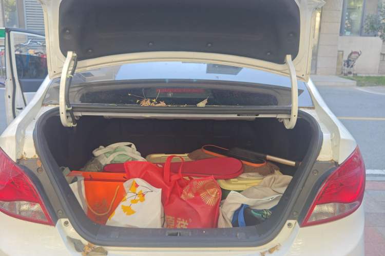 Used JAC iEV 2015 iEV5 Trunk