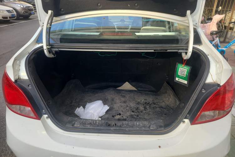 Used JAC iEV 2015 iEV5 Trunk