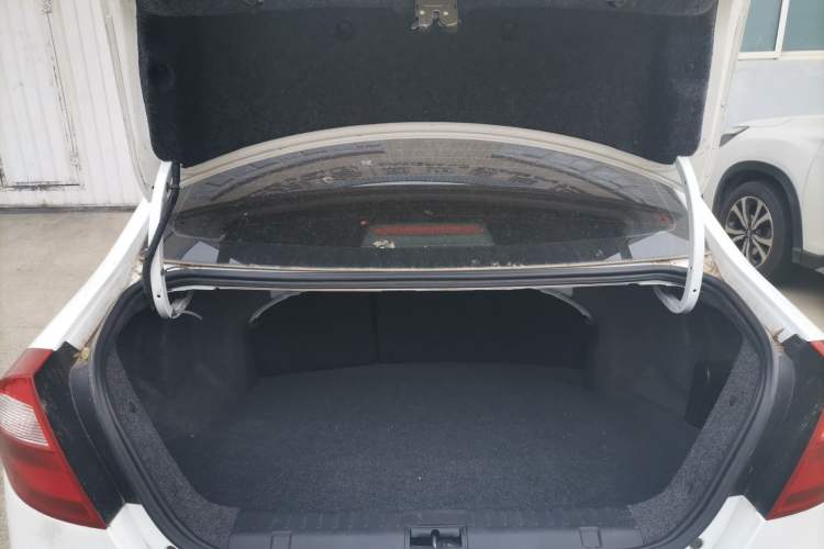Used JAC iEV 2015 iEV4 Luxury Model Trunk