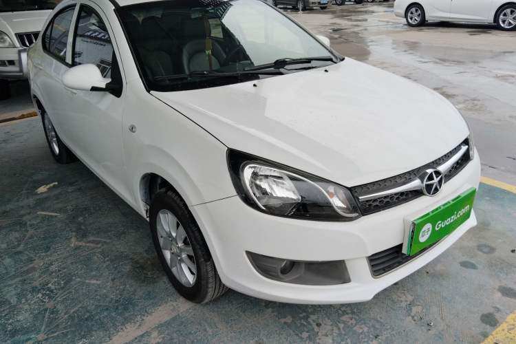 Used JAC iEV 2017 iEV4 Luxury Model Front Right 45 Deg