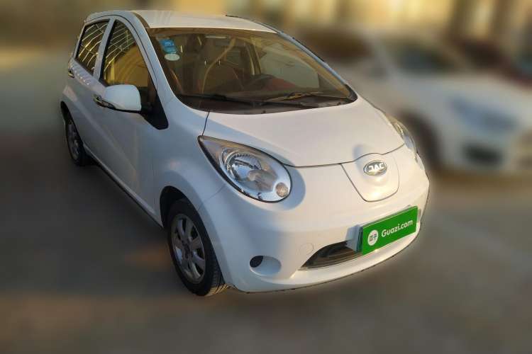 Used JAC iEV6E 2017 iEV6E Time Edition Front Right 45 Deg