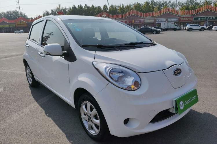 Used JAC iEV6E 2017 iEV6E Time Edition Front Right 45 Deg