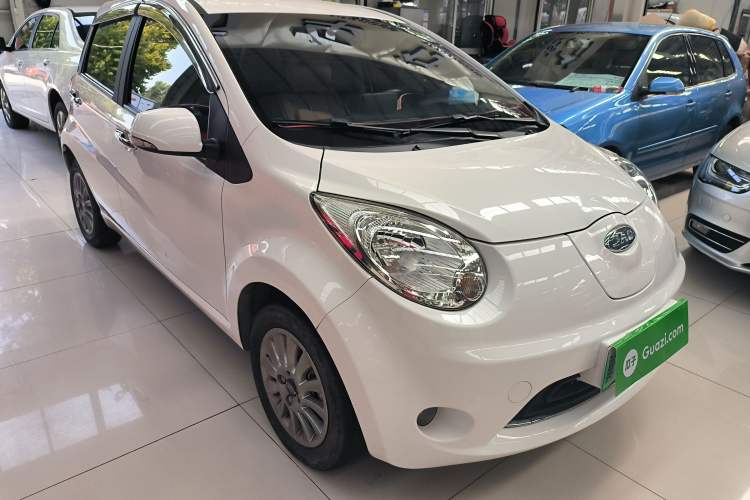 Used JAC iEV6E 2017 iEV6E Front Right 45 Deg