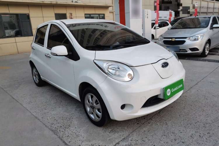 Used JAC iEV6E 2017 iEV6E Time Edition Front Right 45 Deg