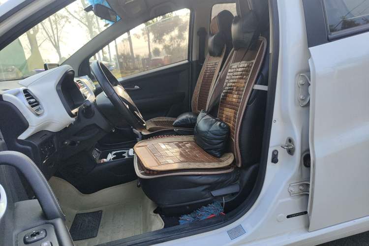 Used JAC iEV6E 2017 iEV6E Left Front Seat